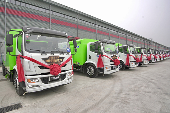 銀隆新能源多功能抑塵車出擊，車過無塵！