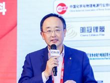 欣旺達電子股份有限公司副總裁梁銳主持“動力電池產業(yè)鏈極限制造與創(chuàng)新技術”主題論壇